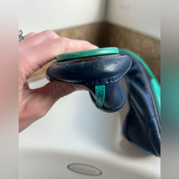 Tieks in California Navy size 8, good condition with tote bag - Picture 4 of 10